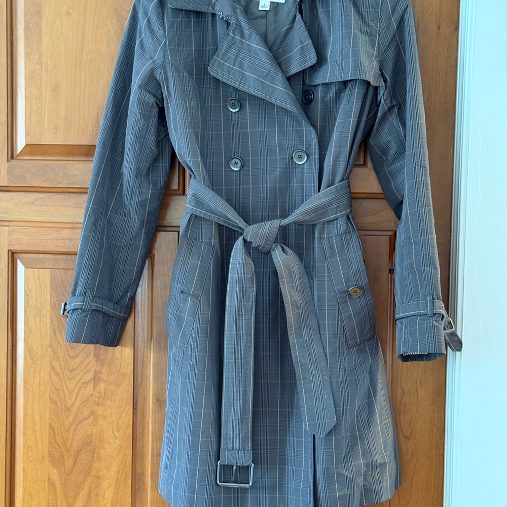 Classic Women's Plaid Trench Coat — Gray